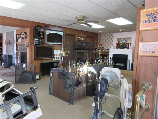 44 Main St, Englishtown, NJ 07726
